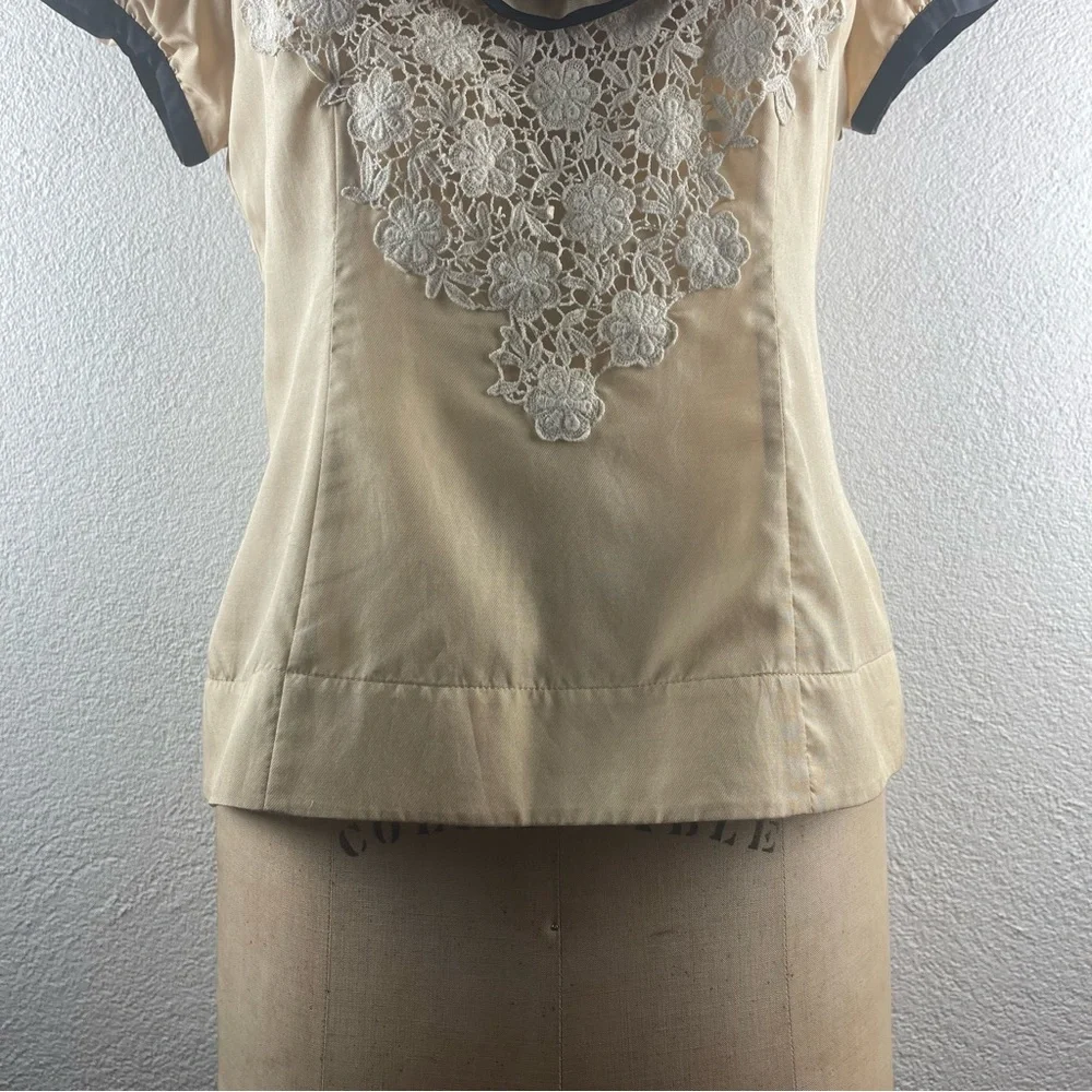 Anthropologie l 14 Floreat Retro Crochet Lace Ruffle Neckline Puff Sleeve Blouse